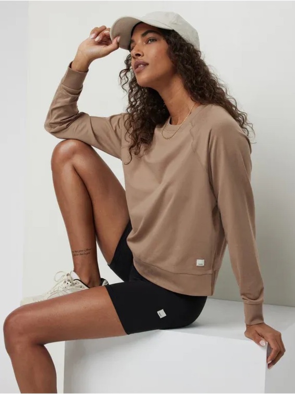 Vuori Long Sleeve Halo Crew Sz L/XL